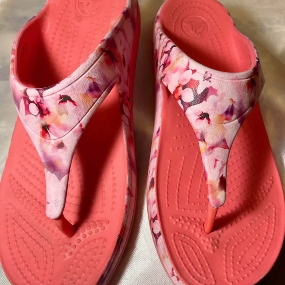 CROCS Pink Floral Sandals